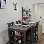 Spacious Silverlake Bungalow