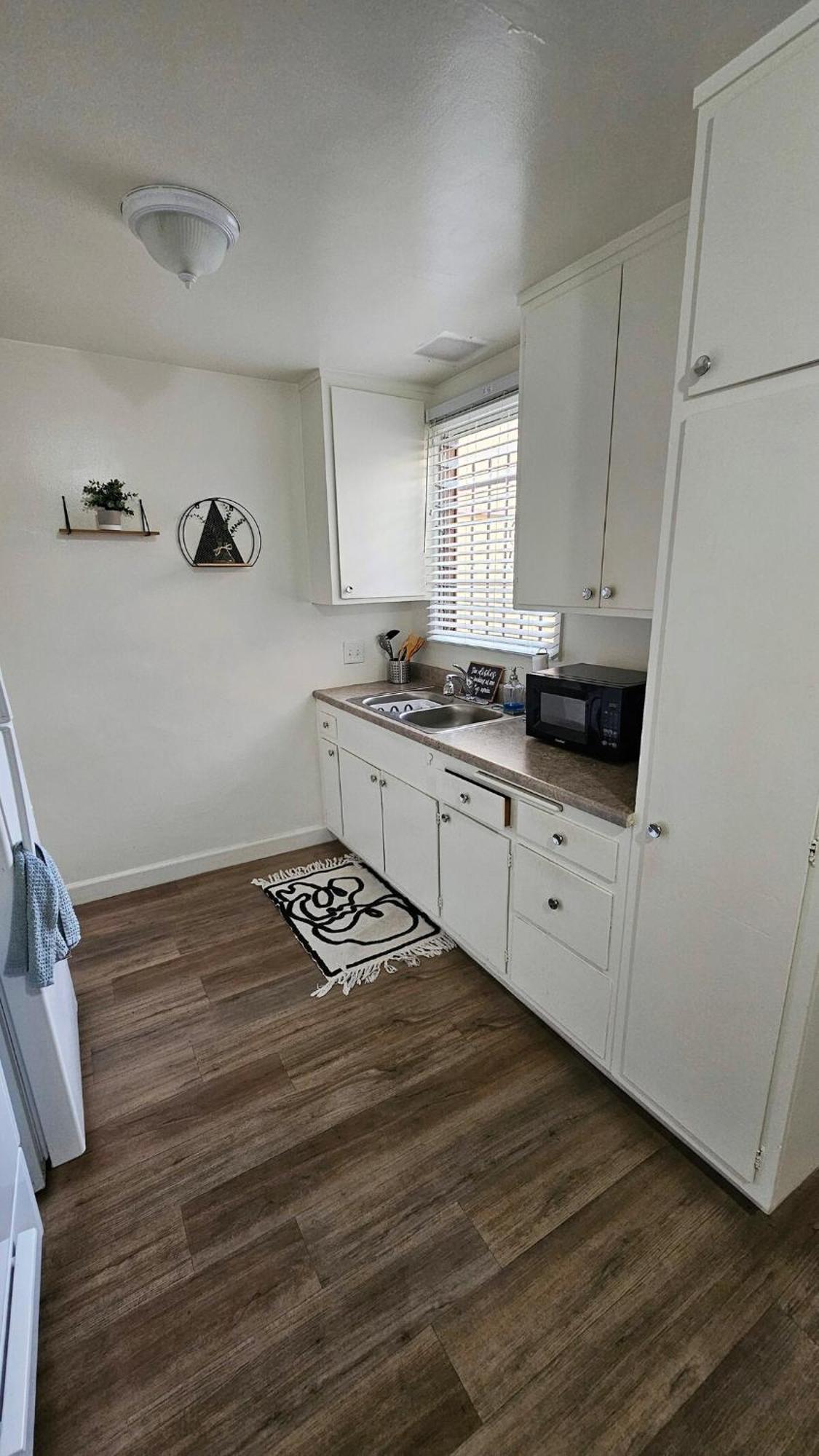 Spacious Silverlake Apartment *